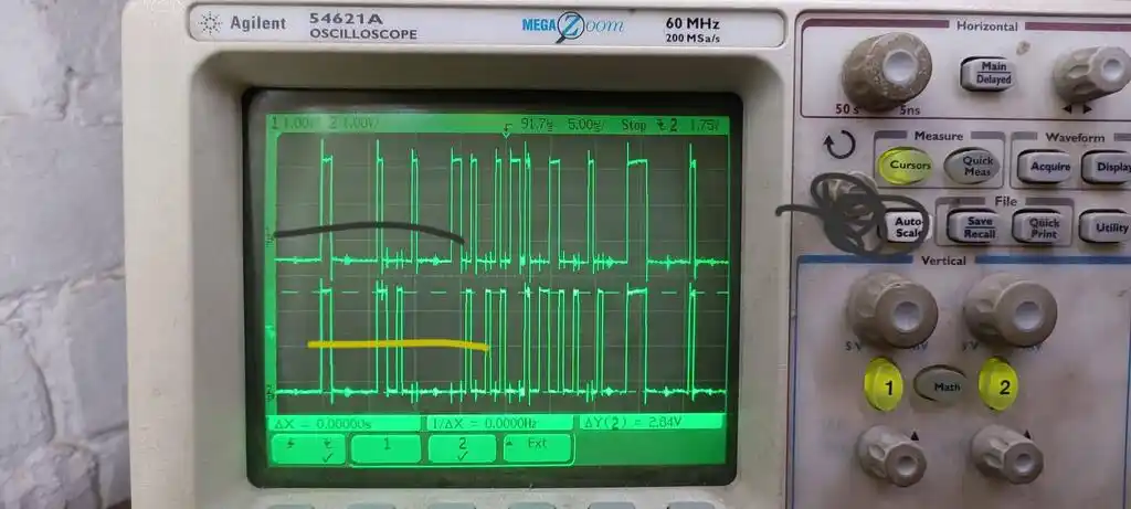 picture of oscilliscope showing two similar traces